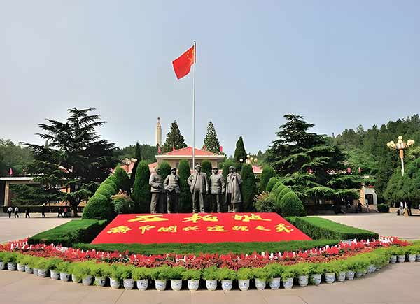 党员干部参与西柏坡学习，是重温初心使命的关键 