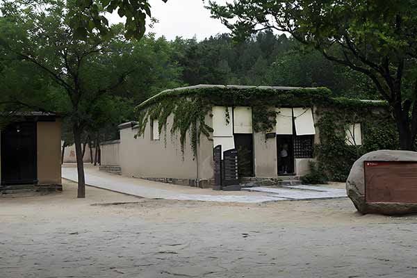 西柏坡精神引领 企事业单位党支部培训新方向 