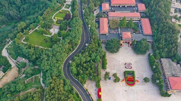 中高校党员西柏坡研修 筑牢信仰根基守初心 