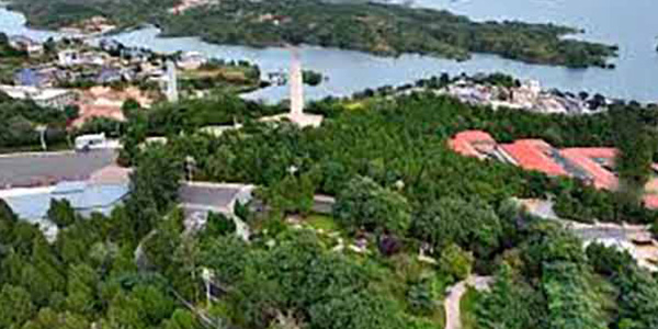 <strong>思政教师西柏坡实践课：让红色教育“活”起来的创新探索</strong> 