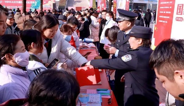 告别单向灌输的党